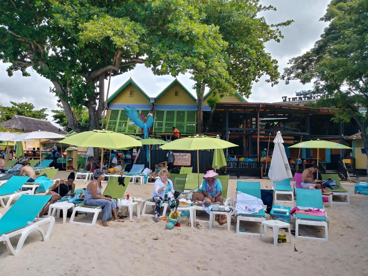 Fisherman'S Point Beach-Front Condomania Ocho Rios Dış mekan fotoğraf